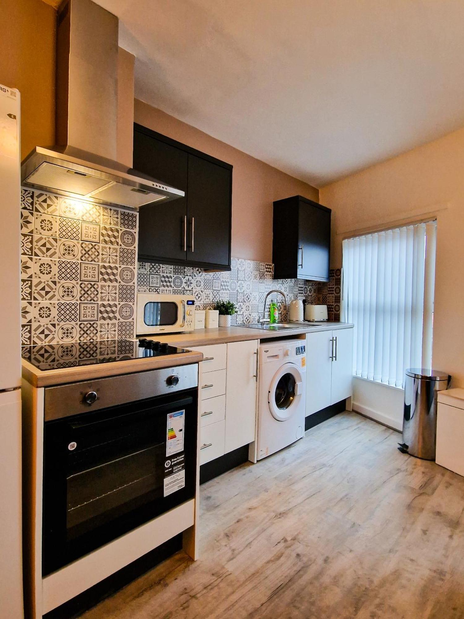 Cosy Modern 1 Bedroom Apartment! Ливърпул Екстериор снимка